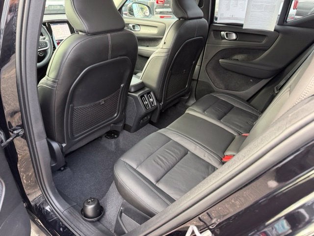 2024 Volvo XC40 Plus Bright Theme