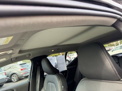 2024 Volvo XC40 Plus Bright Theme