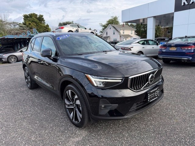 2024 Volvo XC40 Plus Bright Theme