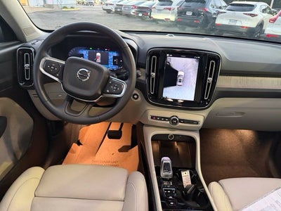 2025 Volvo XC40 Plus Bright Theme