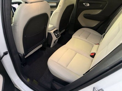 2025 Volvo XC40 Plus Bright Theme