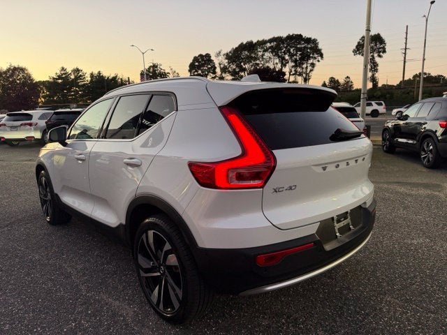 2025 Volvo XC40 Plus Bright Theme