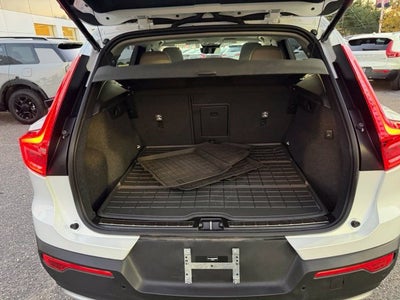 2025 Volvo XC40 Plus Bright Theme