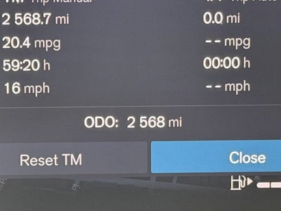 2025 Volvo XC40 Ultra Bright Theme