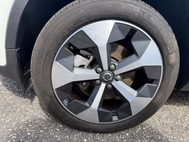 2024 Volvo XC40 Core Bright Theme