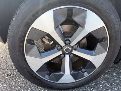 2024 Volvo XC40 Core Bright Theme