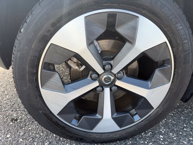 2024 Volvo XC40 Core Bright Theme