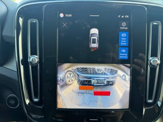 2024 Volvo XC40 Core Bright Theme