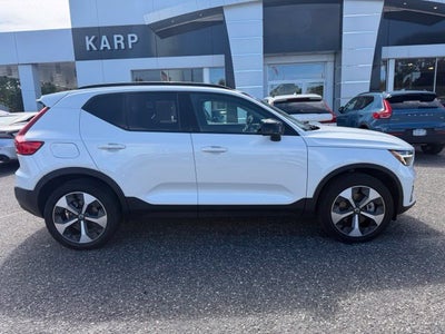 2024 Volvo XC40 Core Bright Theme