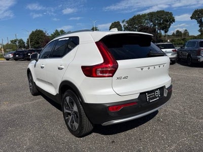 2024 Volvo XC40 Core Bright Theme