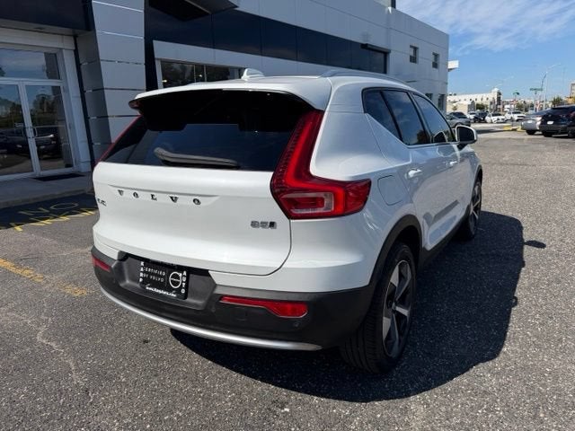 2024 Volvo XC40 Core Bright Theme