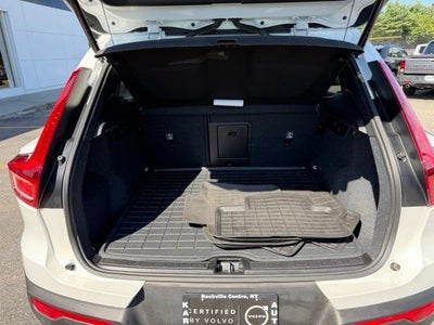 2024 Volvo XC40 Core Bright Theme
