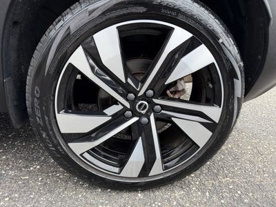 2024 Volvo XC40 Plus Dark Theme
