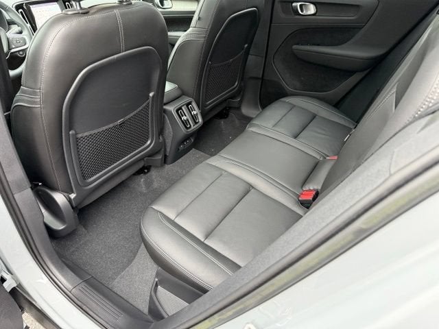 2024 Volvo XC40 Plus Dark Theme