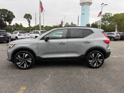 2024 Volvo XC40 Plus Dark Theme