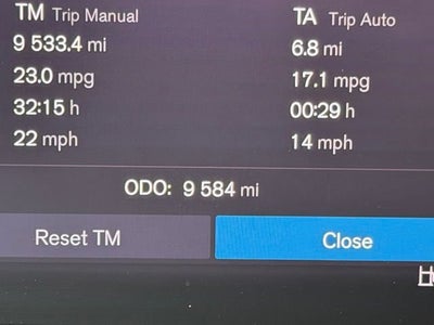 2024 Volvo XC40 Plus Dark Theme