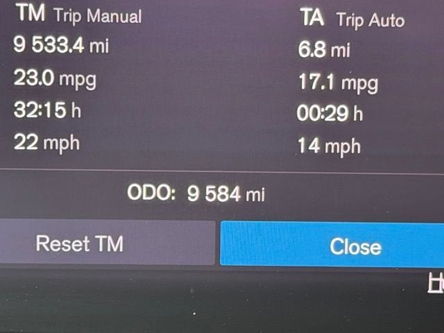 2024 Volvo XC40 Plus Dark Theme