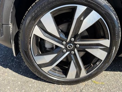 2024 Volvo XC40 Plus Dark Theme