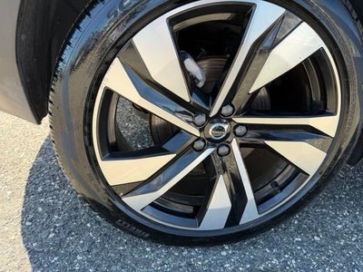 2024 Volvo XC40 Plus Dark Theme