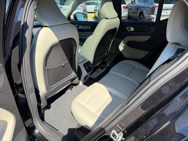 2024 Volvo XC40 Plus Dark Theme