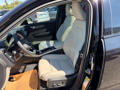 2024 Volvo XC40 Plus Dark Theme