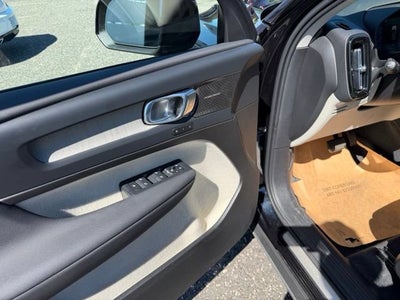 2024 Volvo XC40 Plus Dark Theme