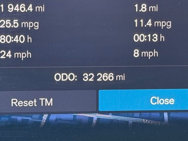 2024 Volvo XC40 Plus Dark Theme
