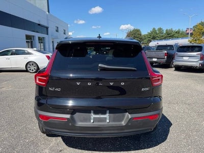 2024 Volvo XC40 Plus Dark Theme