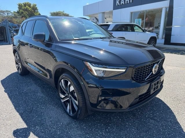 2024 Volvo XC40 Plus Dark Theme