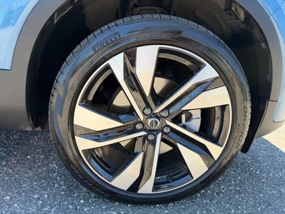 2024 Volvo XC40 Plus Dark Theme