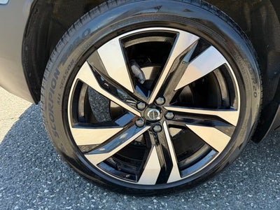 2024 Volvo XC40 Plus Dark Theme
