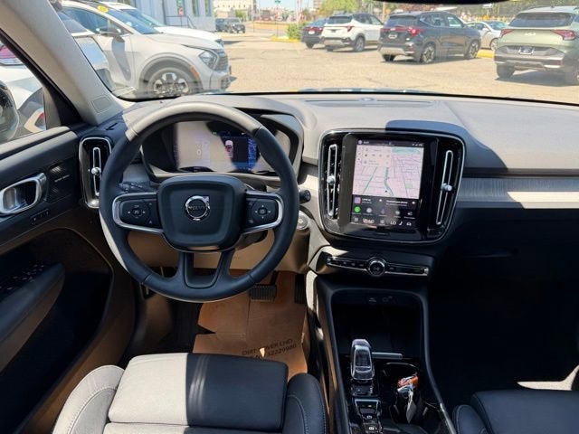 2024 Volvo XC40 Plus Dark Theme