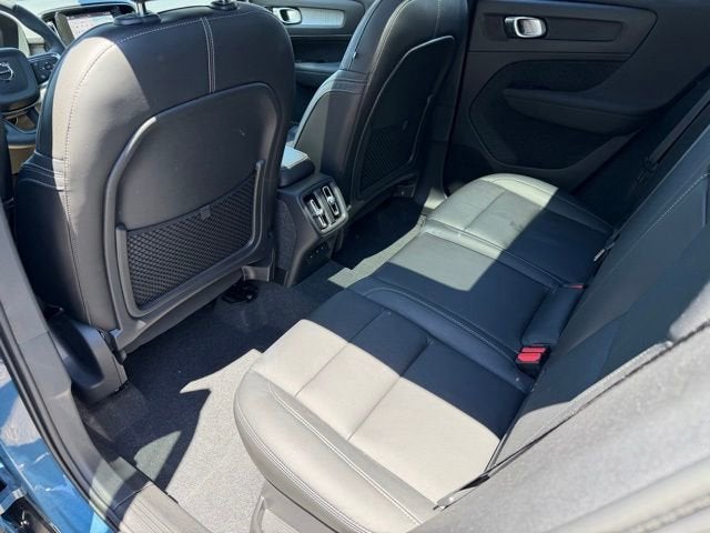2024 Volvo XC40 Plus Dark Theme