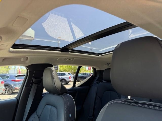2024 Volvo XC40 Plus Dark Theme