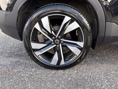 2024 Volvo XC40 Plus Dark Theme