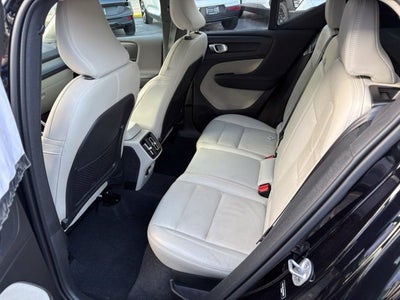 2024 Volvo XC40 Plus Dark Theme