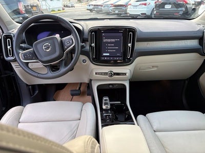 2024 Volvo XC40 Plus Dark Theme