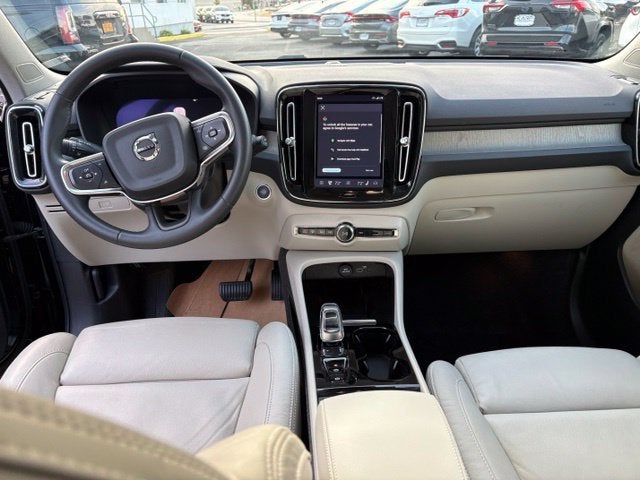 2024 Volvo XC40 Plus Dark Theme