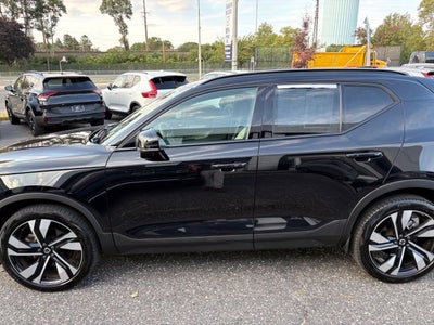2024 Volvo XC40 Plus Dark Theme