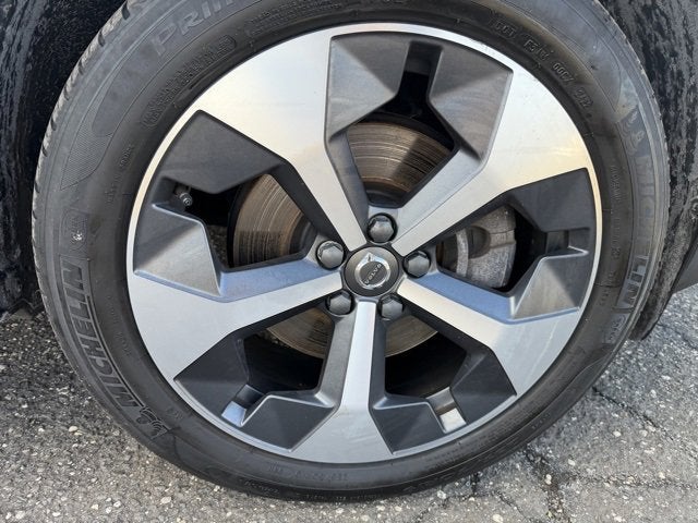 2023 Volvo XC40 Plus Bright Theme