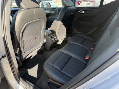 2023 Volvo XC40 Plus Bright Theme