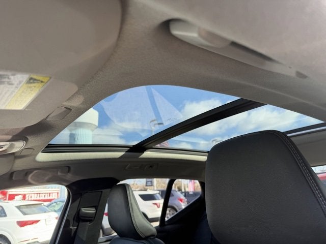 2023 Volvo XC40 Plus Bright Theme