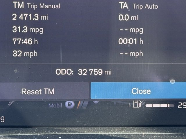 2023 Volvo XC40 Plus Bright Theme