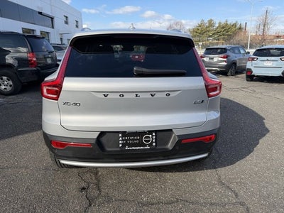 2023 Volvo XC40 Plus Bright Theme