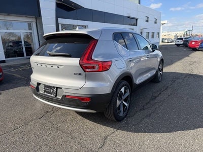 2023 Volvo XC40 Plus Bright Theme