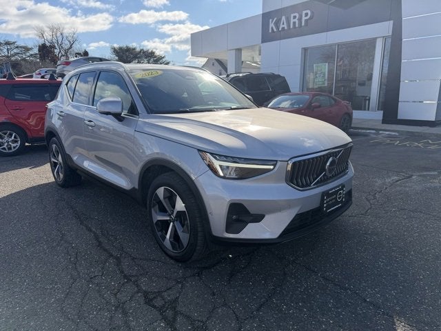 2023 Volvo XC40 Plus Bright Theme