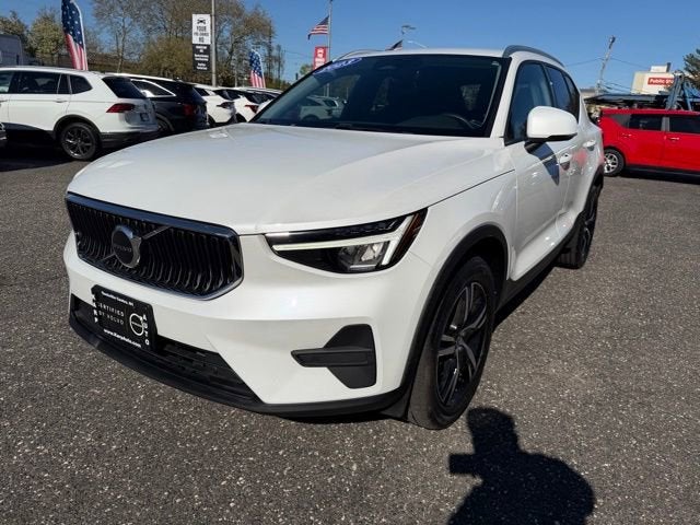 2023 Volvo XC40 Core