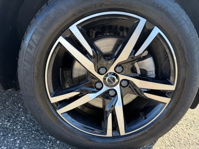2023 Volvo XC40 Core