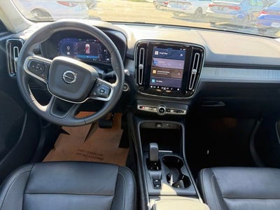 2023 Volvo XC40 Core