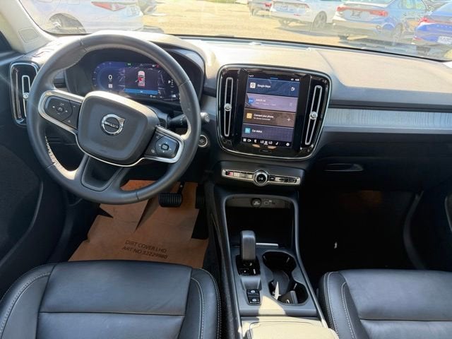 2023 Volvo XC40 Core